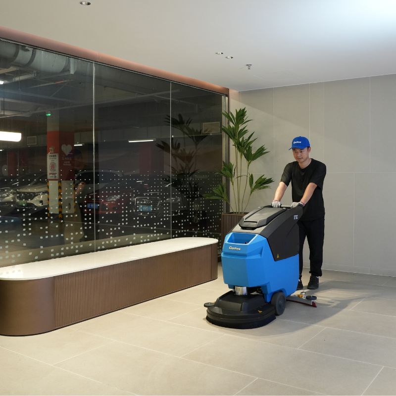 cmra 1002@6 (1) Gadlee gt50+ battery driven auto scrubber