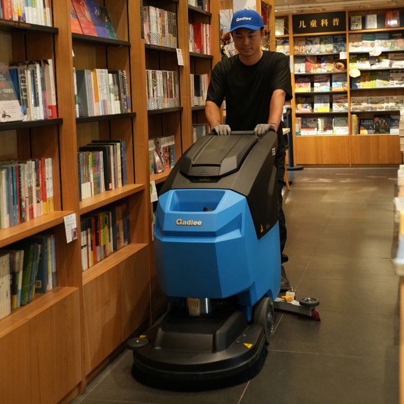 cmra 1002@7 (1) Gadlee gt50+ battery driven auto scrubber
